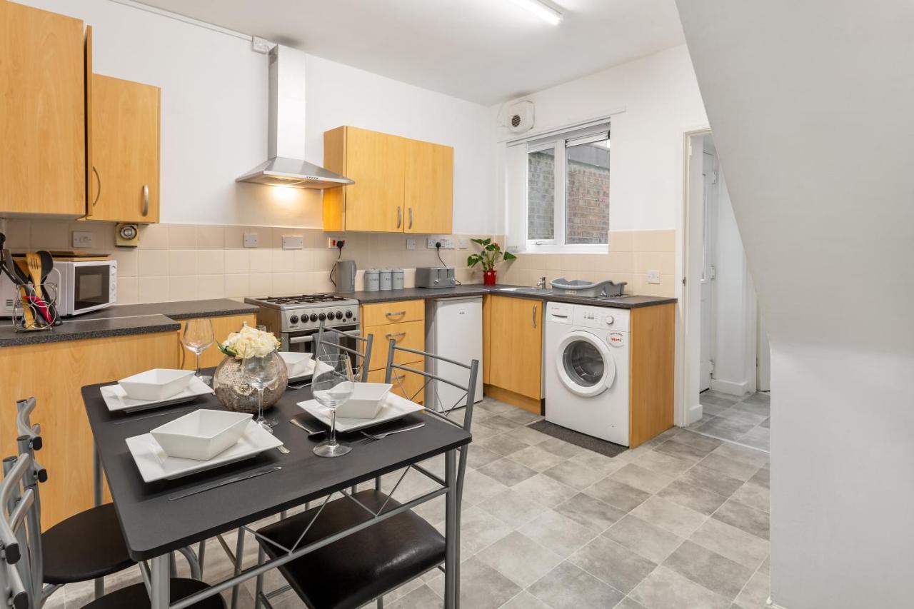 Comfortable Liverpool Townhouse - Free Parking Eksteriør billede